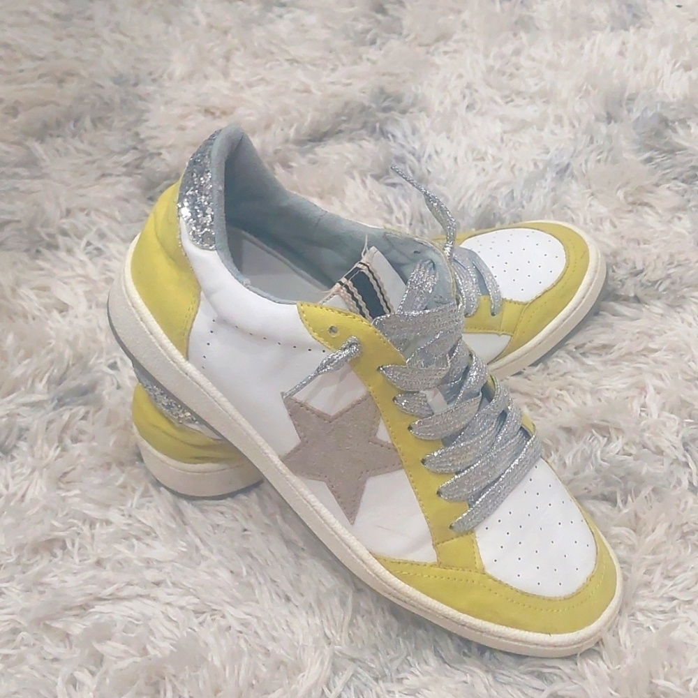 Sneaker